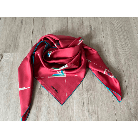 FOULARD Chanel - État neuf - Photo 1