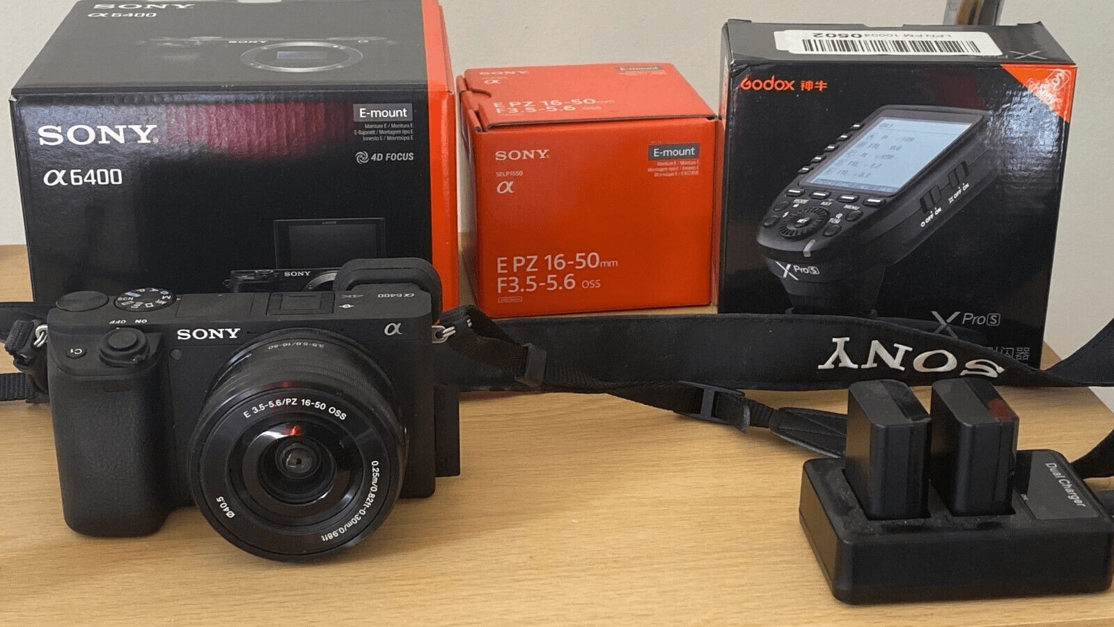 Kit appareil photo sans miroir Sony A6400 avec objectif 16-50 mm + équipement - Photo 1