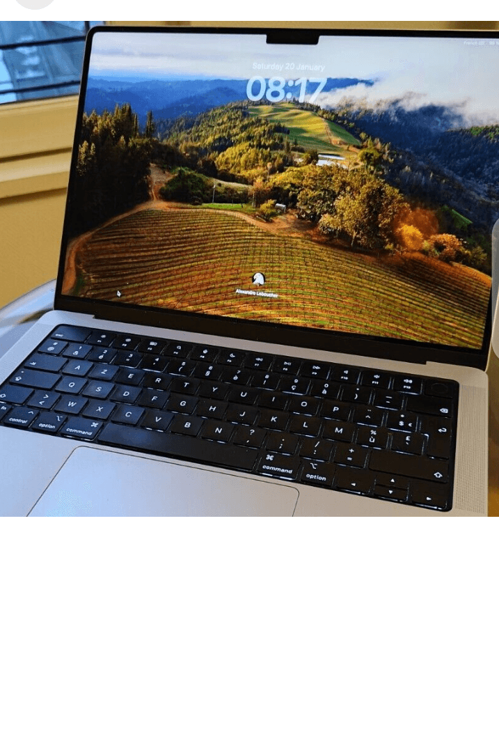MacBook pro 14 pouces M2 - Photo 1