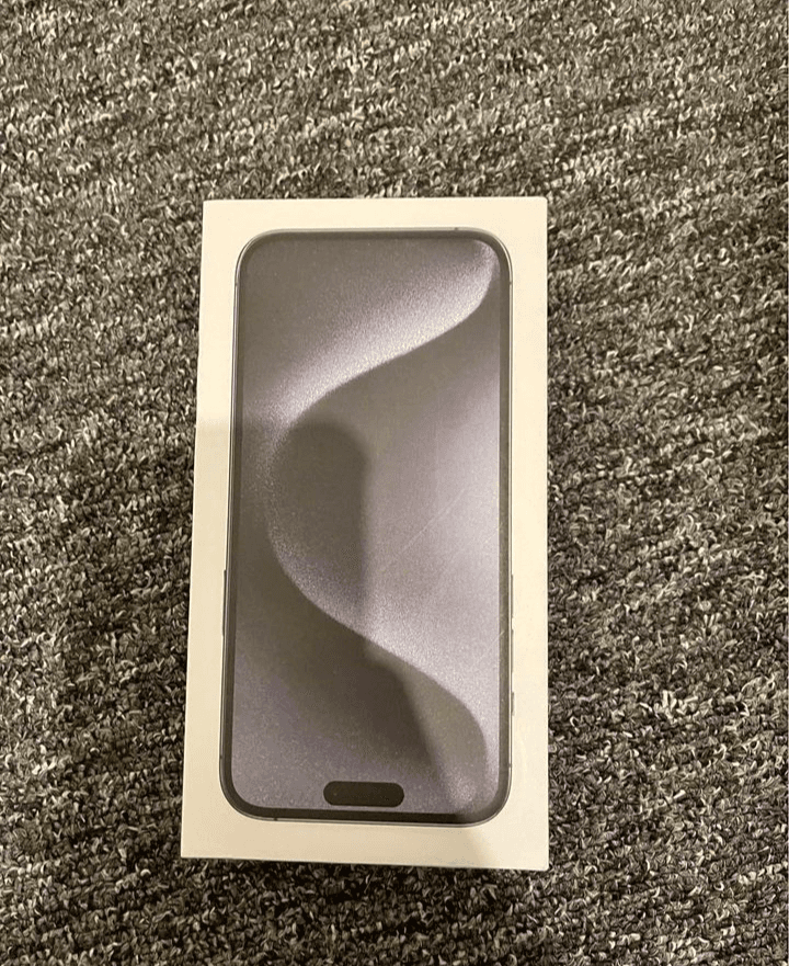 iPhone 15 Pro Max authentique - Photo 1