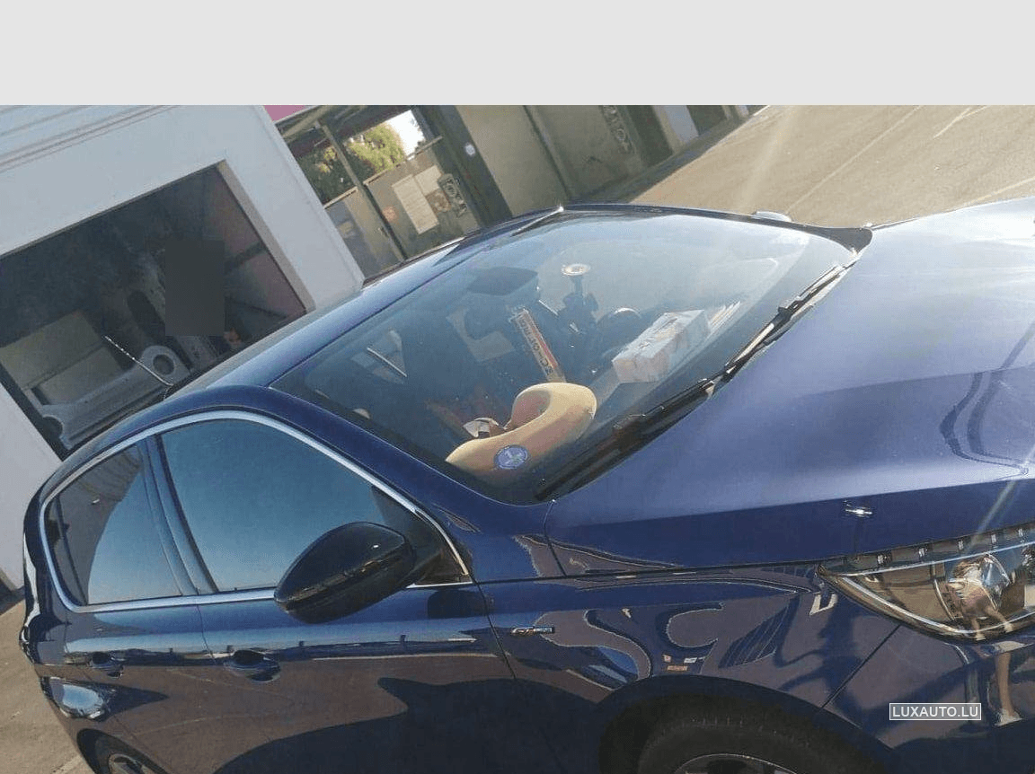 Peugeot 308 - Photo 1