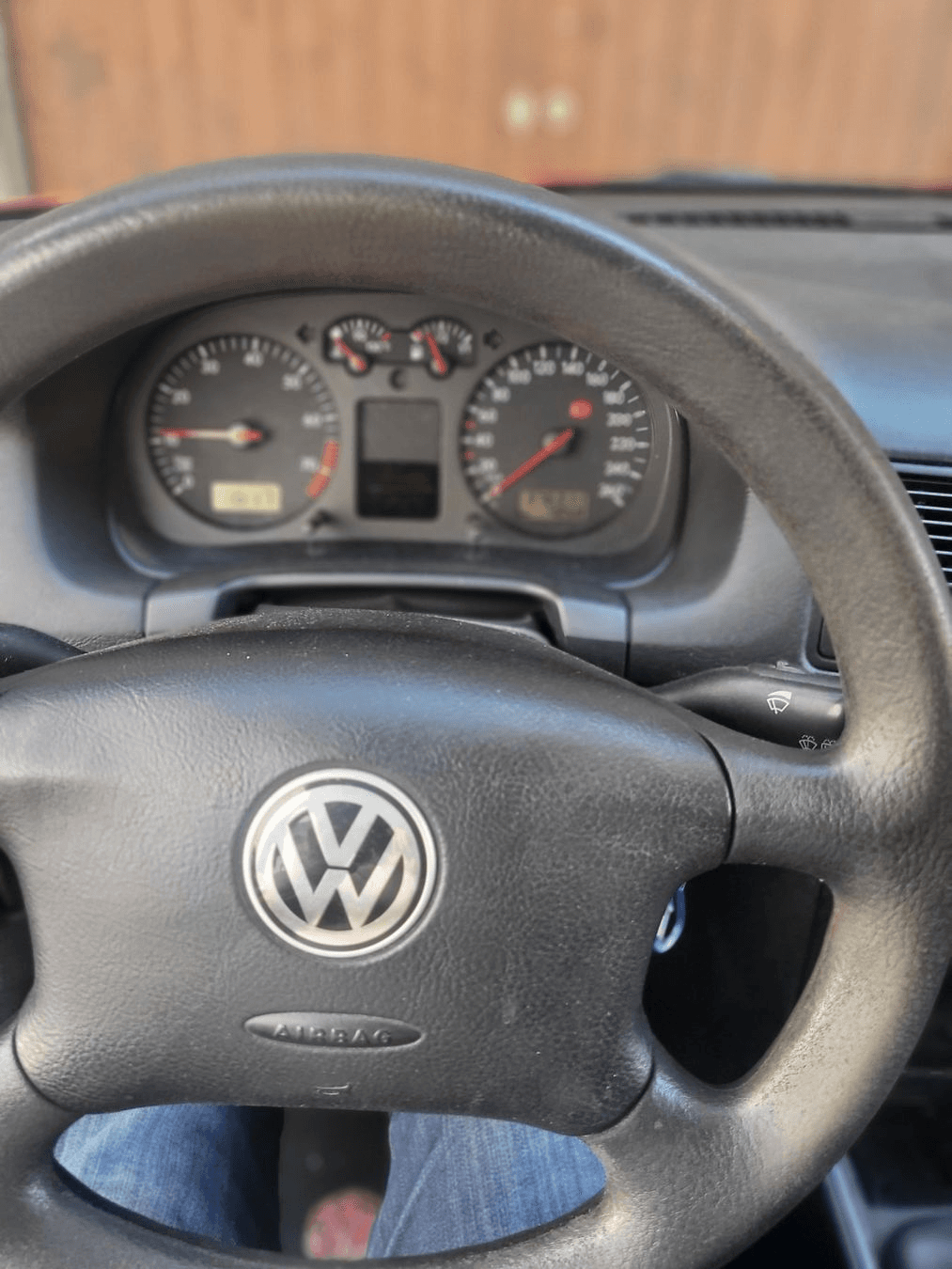 Cette voiture est disponible à vendre - Photo 1