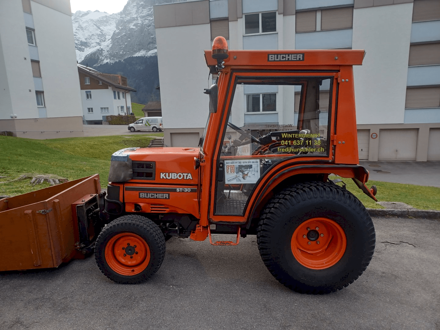 Tracteur Kubota ST30 - Photo 1