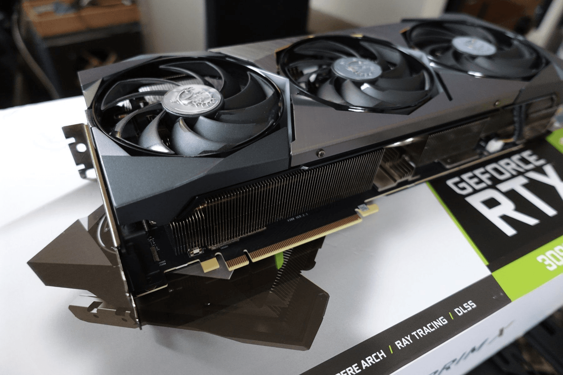 GeForce RTX 3090 SUPRIM X 24G