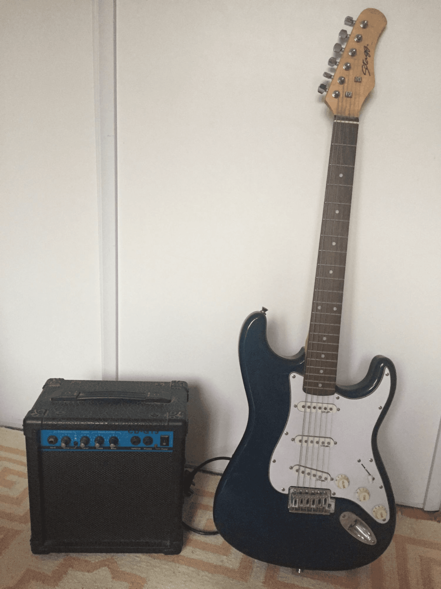 Vente de guitare électrique - Photo 1