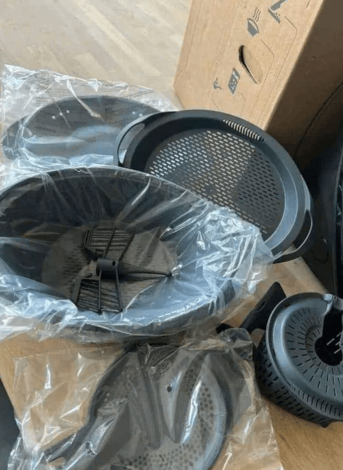 Thermomix TM6 noire en bonne état et fonctionne bien - Photo 1