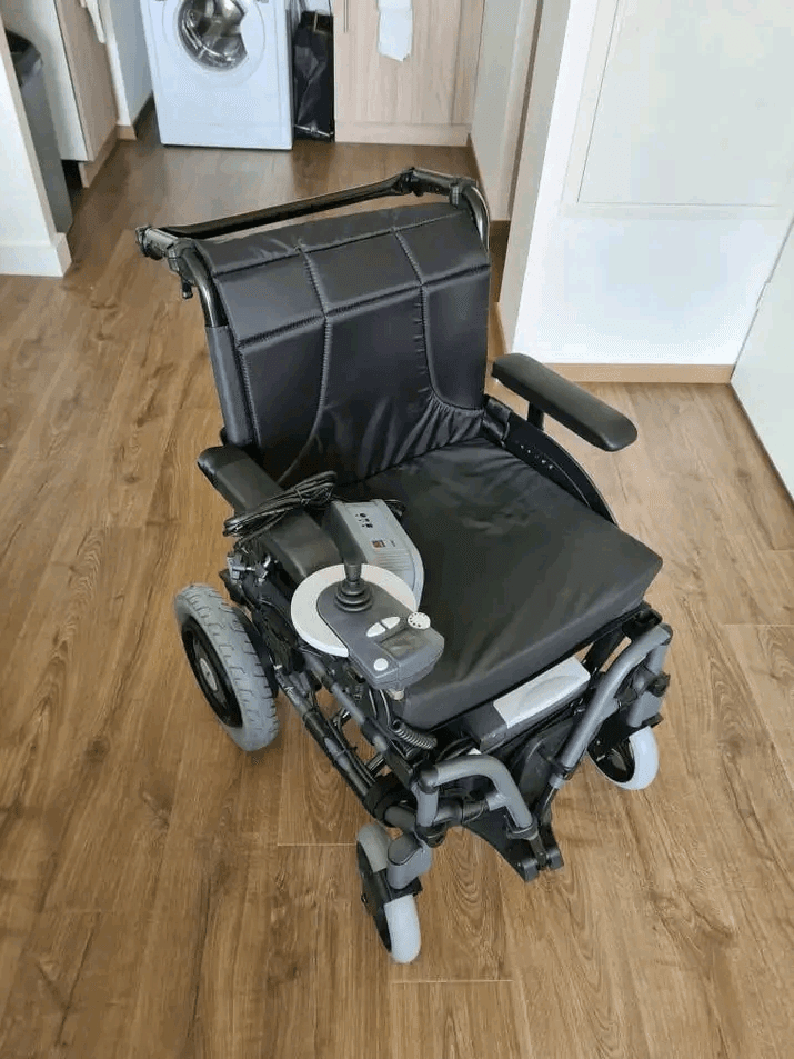Fauteuil roulant électrique - Photo 1