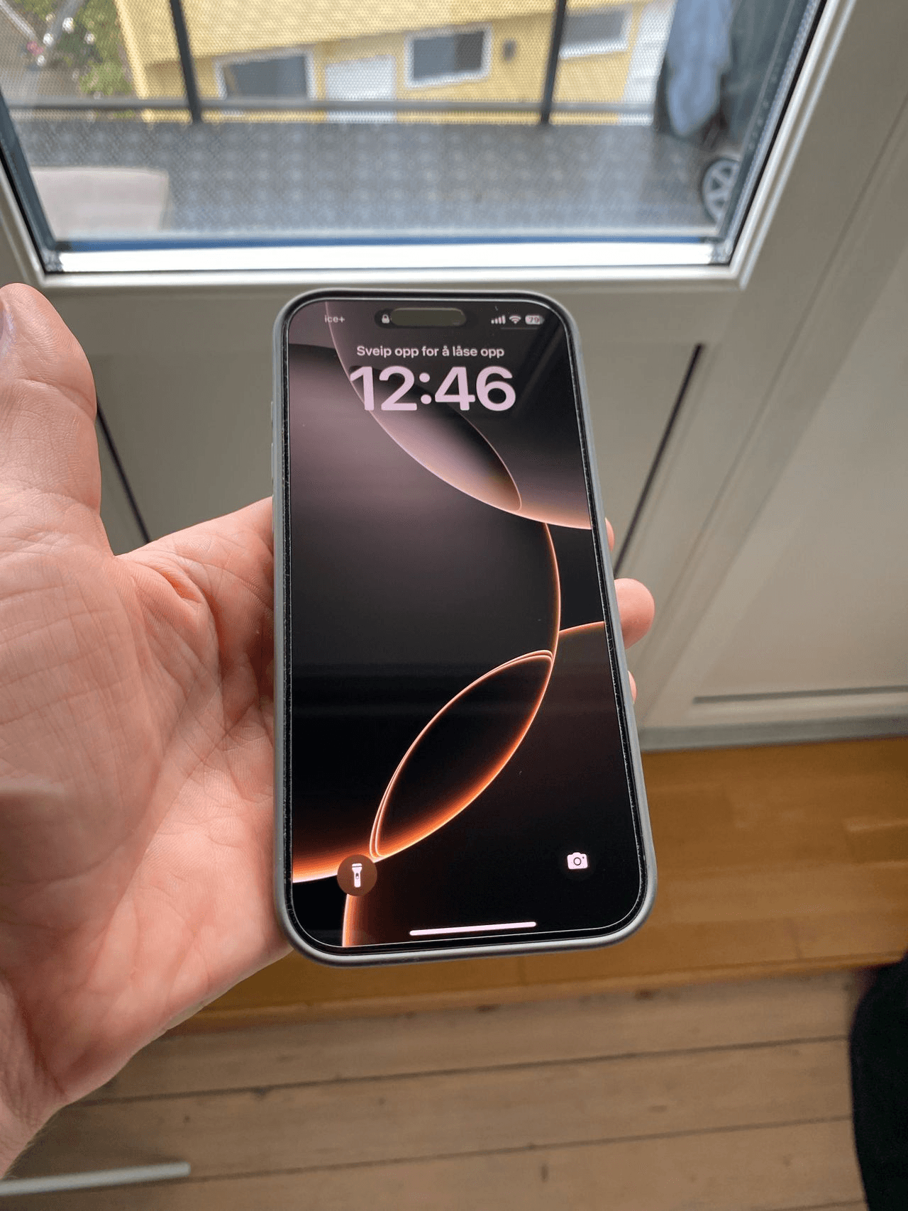 iPhone 16 Pro Max - Photo 1