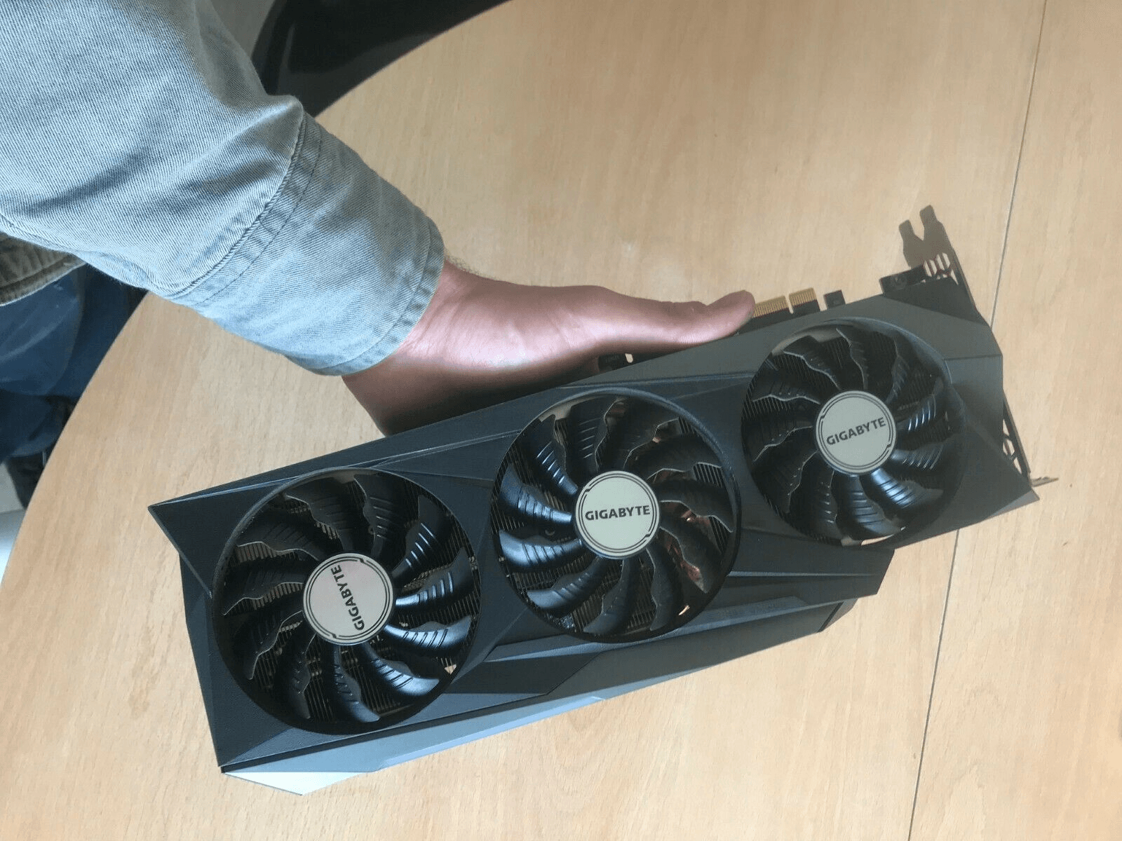 Nvidia GeForce RTX 3080 GIGABYTE 10Go GDDR6X ( non LHR ) - Photo 1