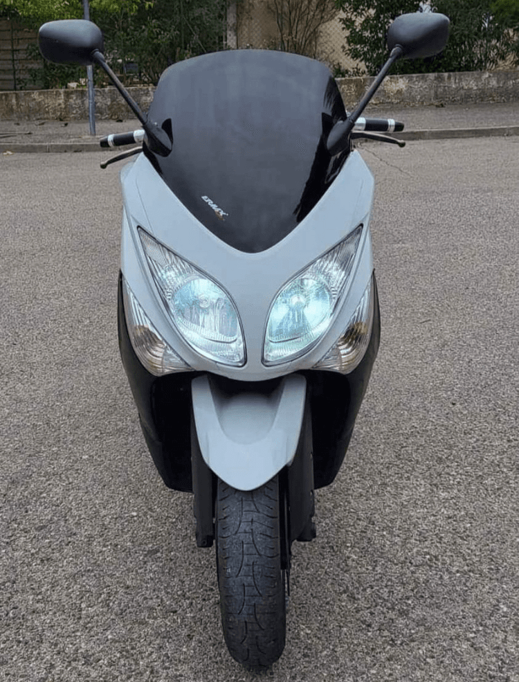 Yamaha T Max - Photo 1