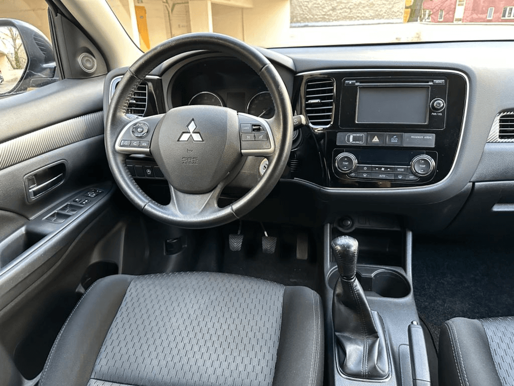 Mitsubishi Outlander classik collektion 2WD - Photo 1