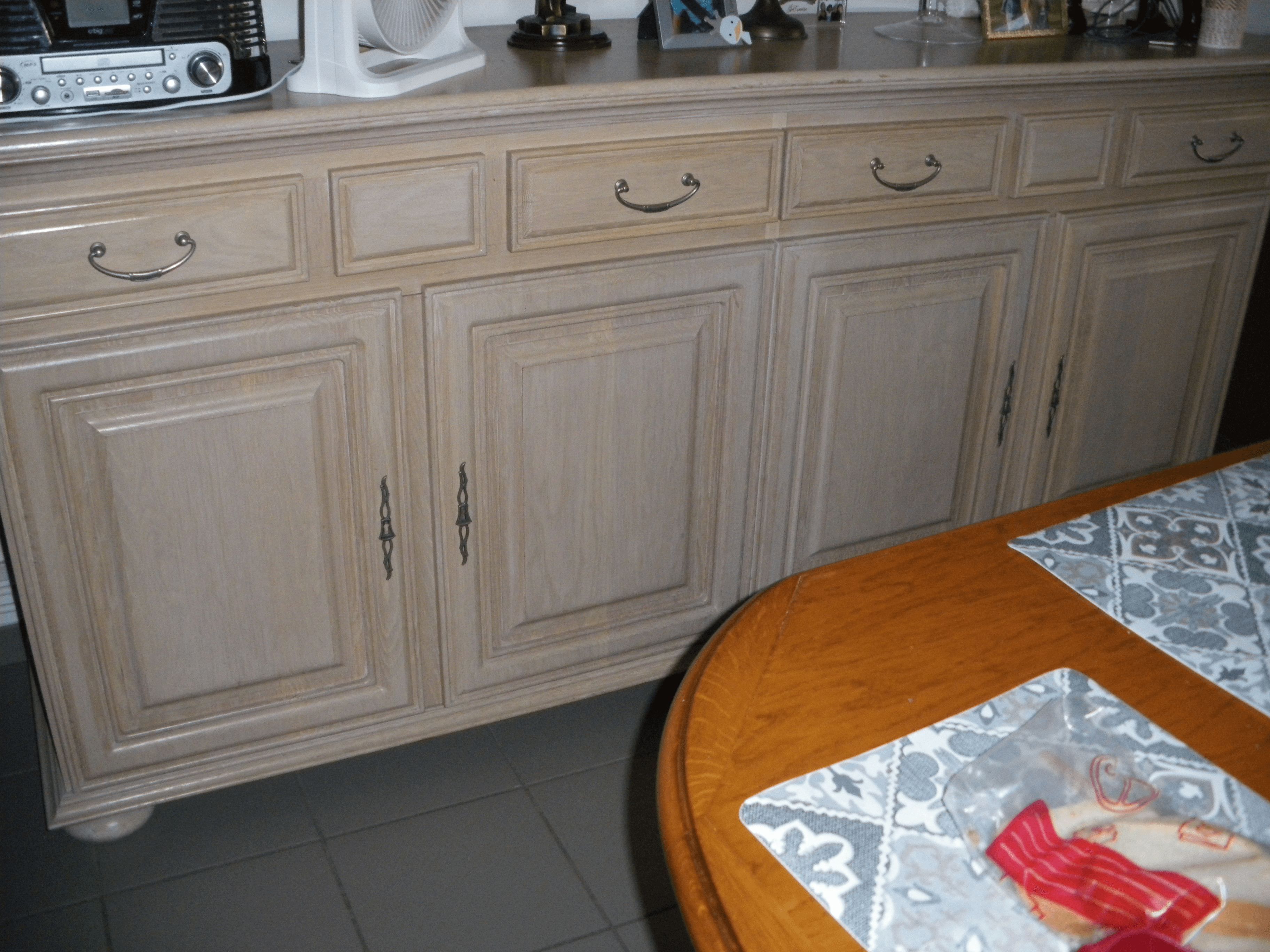 Buffet en chêne massif clair à vendre - Photo 1