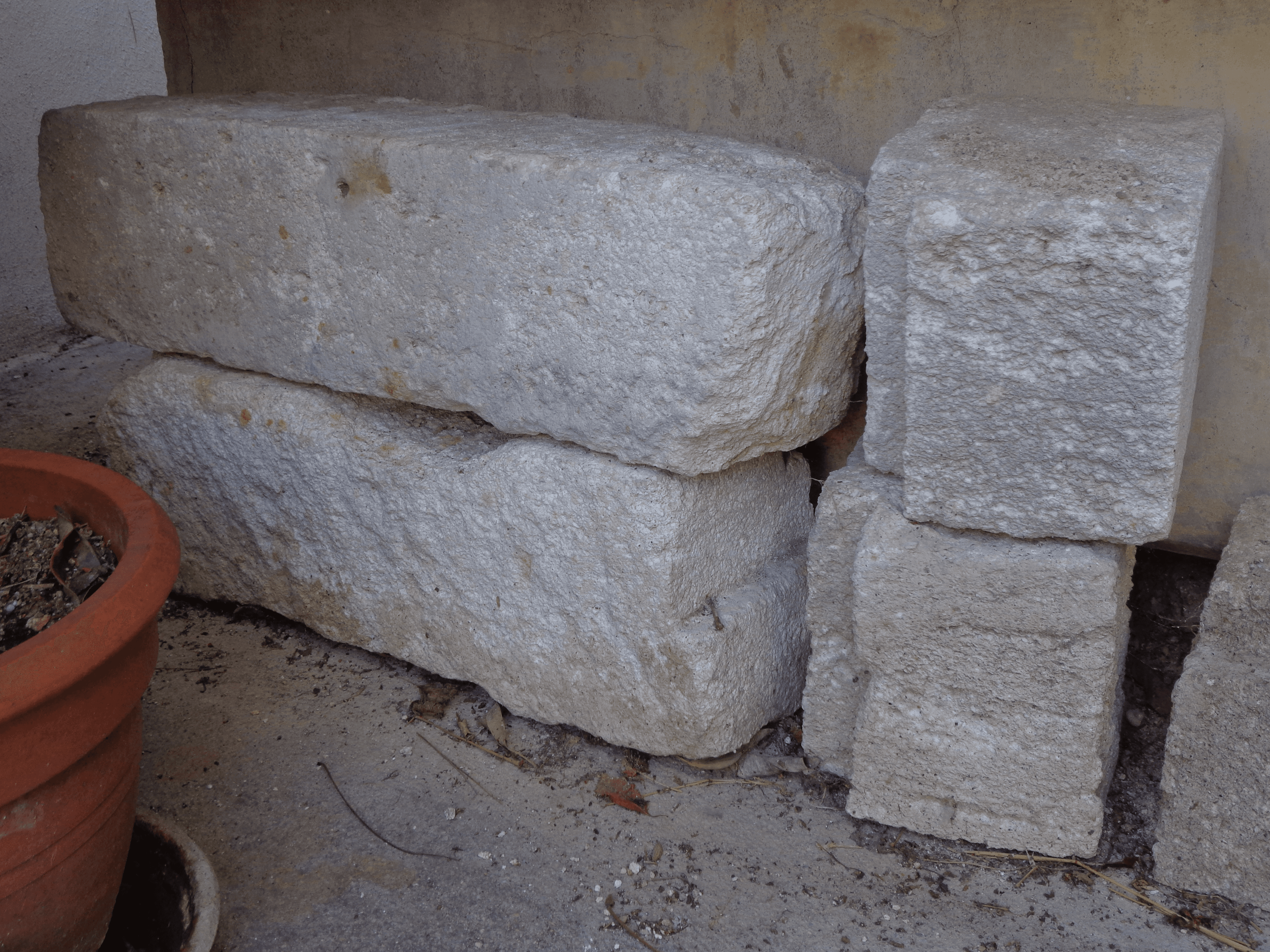 Deux parpaings standards 19 de largeur