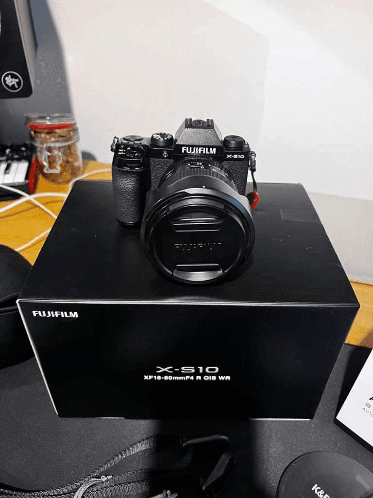 Fujifilm X-S10 + XF16-80F4 + Viltrox AF 13/1.4 XF + accessoires - Photo 1