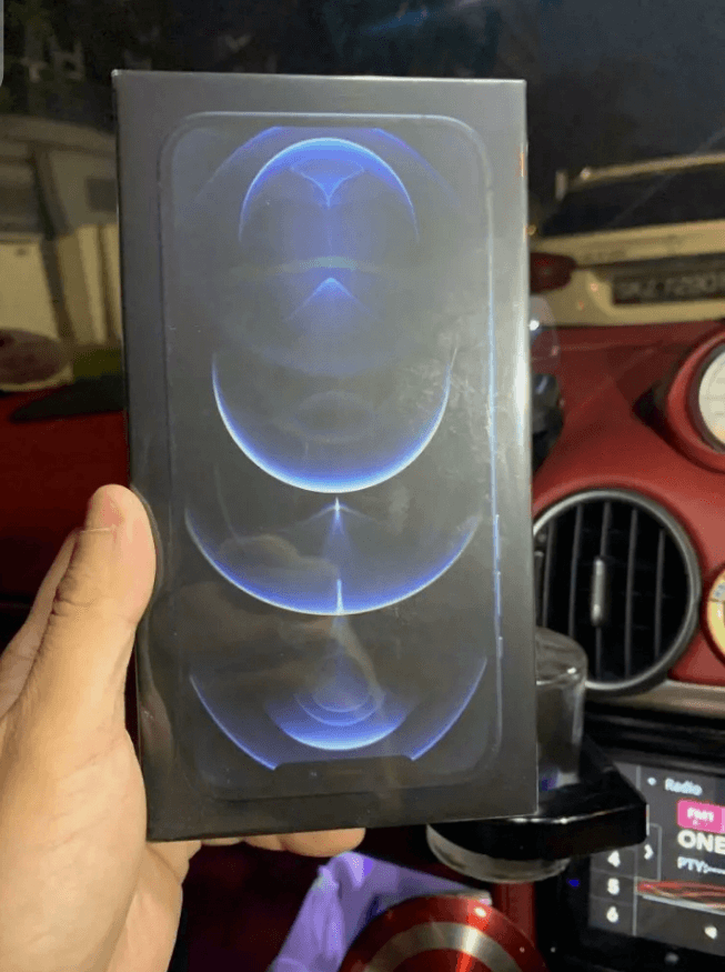 iPhone 12 Pro Max - Photo 1