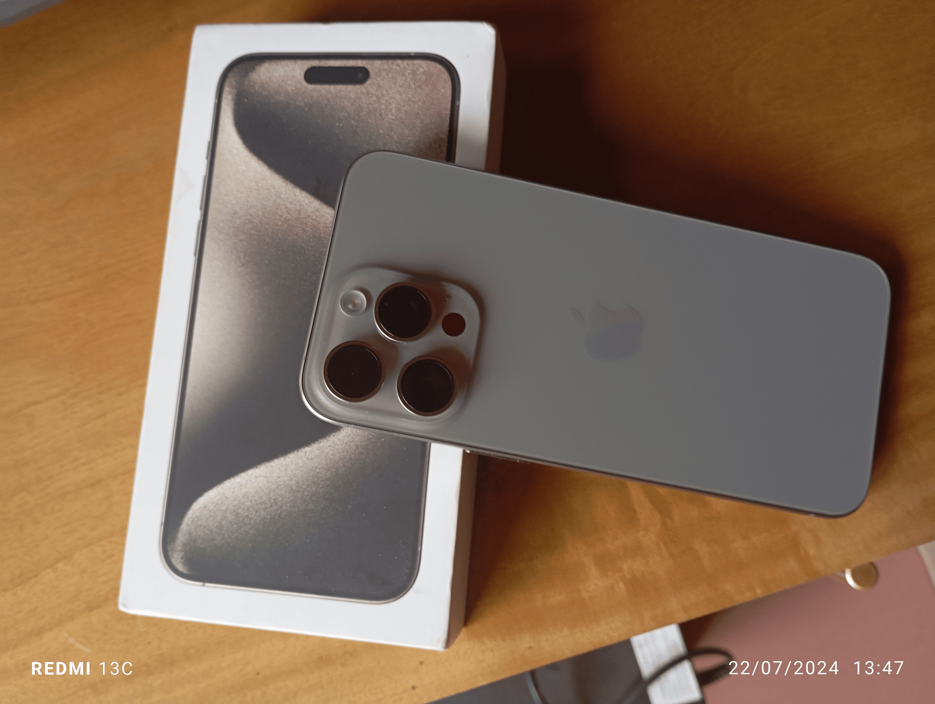 iPhone 15 Pro Max titane naturel - Photo 1