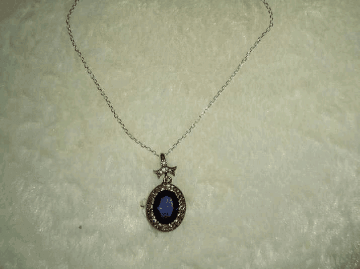 Belle Collier - Photo 1