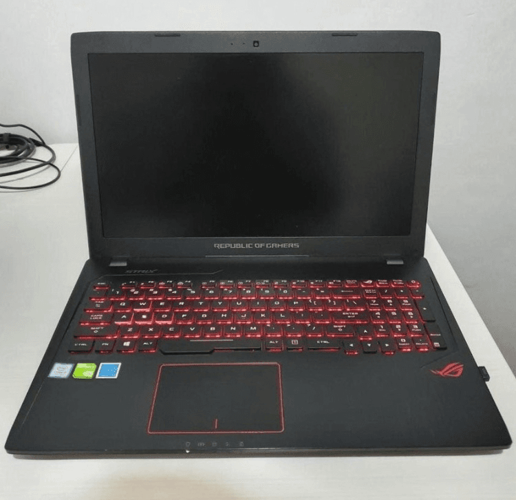 Pc gamer Asus rog strix - Photo 1