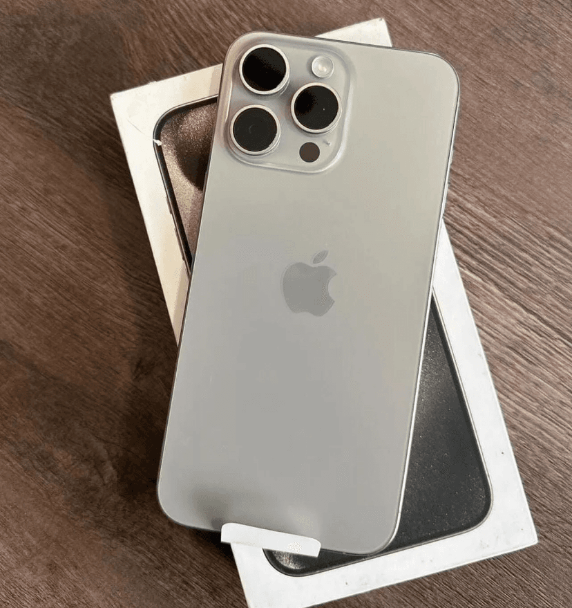 iPhone 15 Pro reconditionné - Photo 1