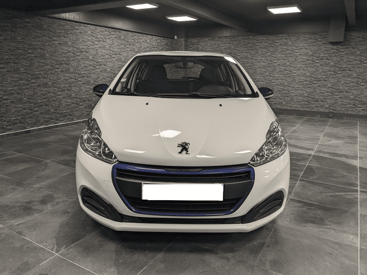 PEUGEOT 208 - Photo 1