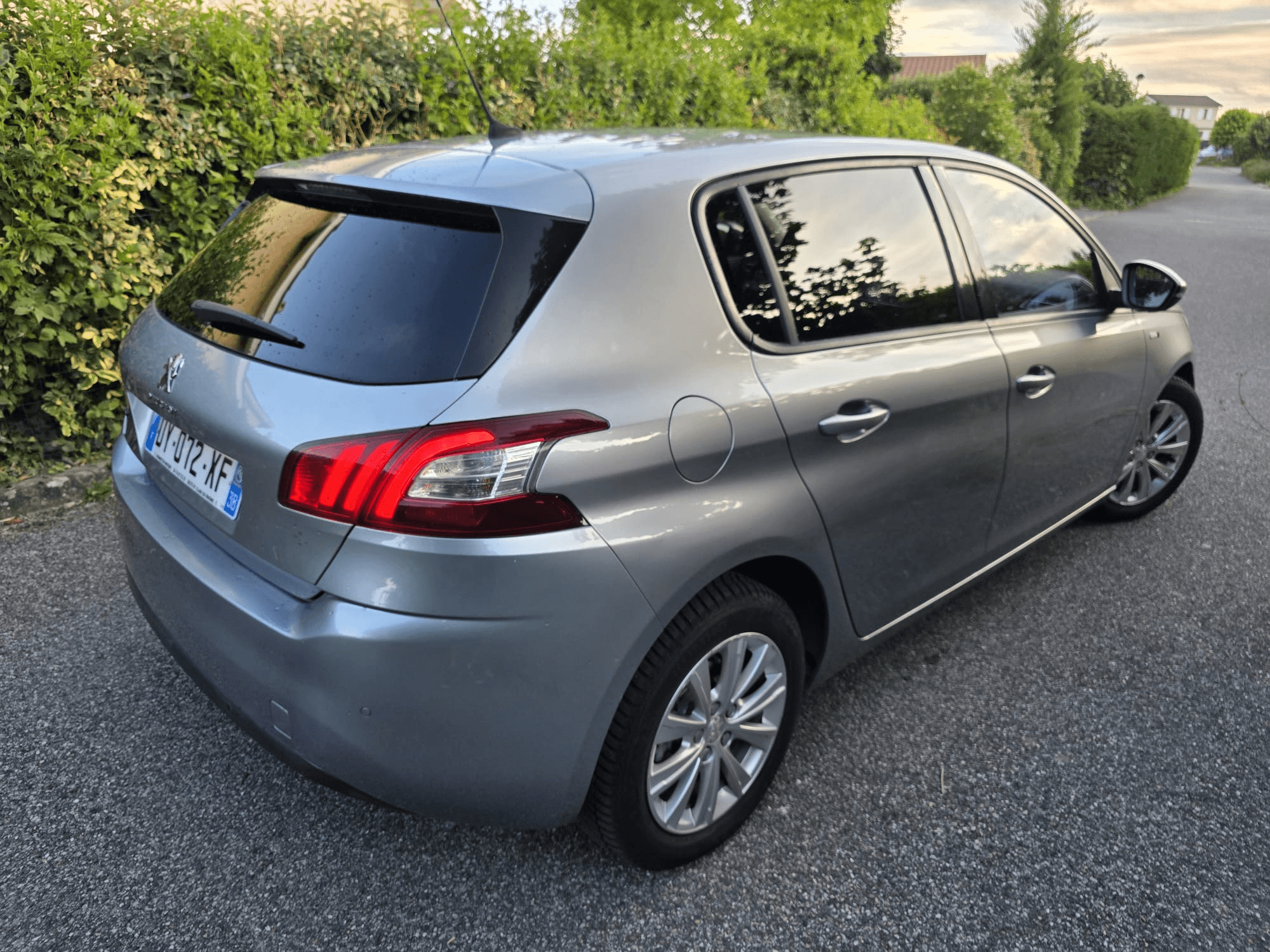 Peugeot 308 1.6 HDi 120 ch - Photo 1