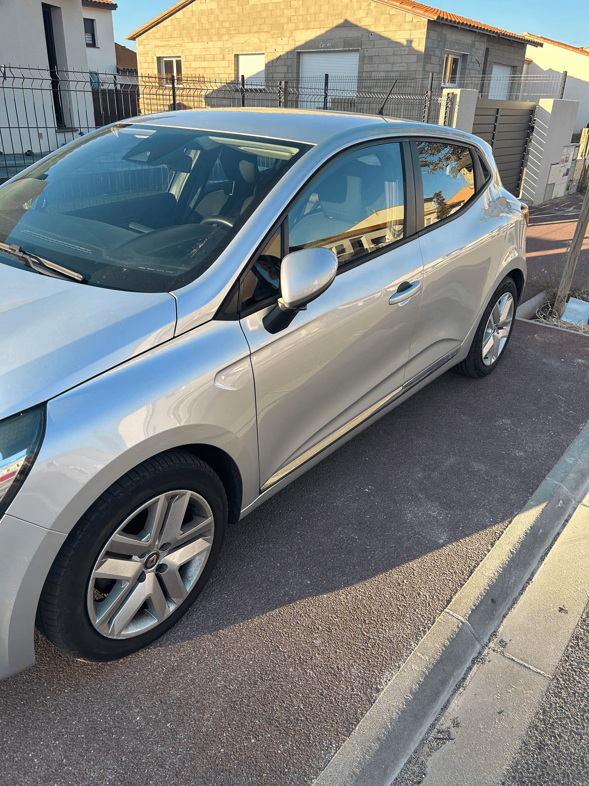 Renault Clio V 2020 - Photo 1