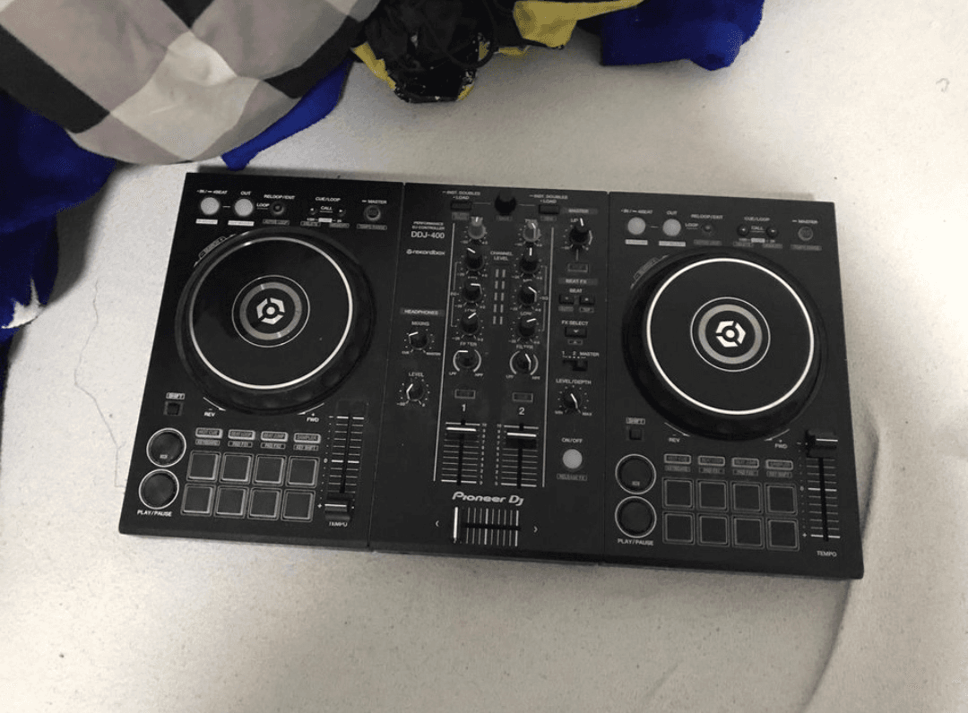 Dj contrôleur à vendre - Photo 1