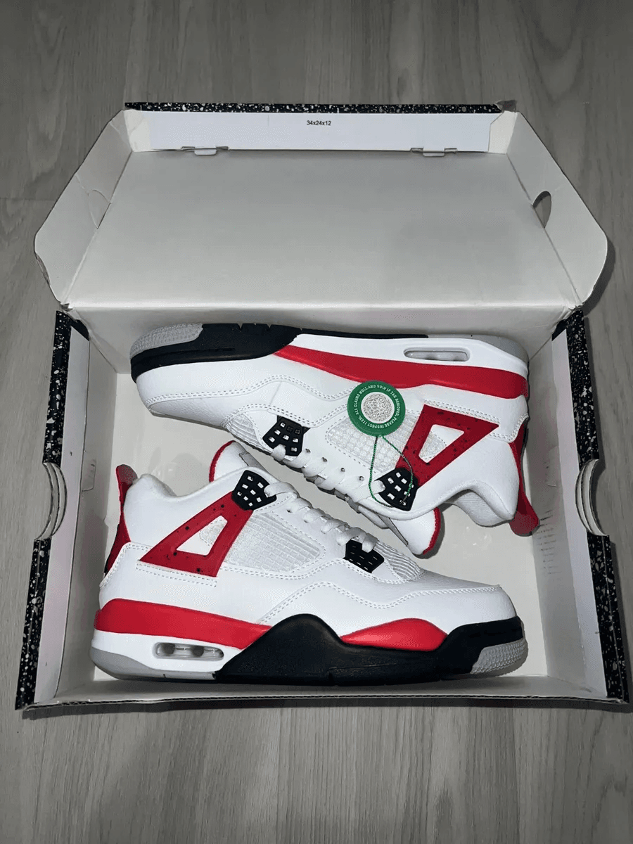 Jordan 4 Retro Rouge / Taille 42 - Photo 1