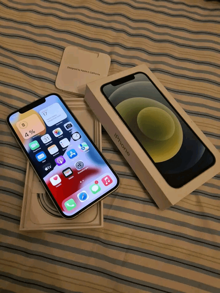 Iphone 12 - Photo 1