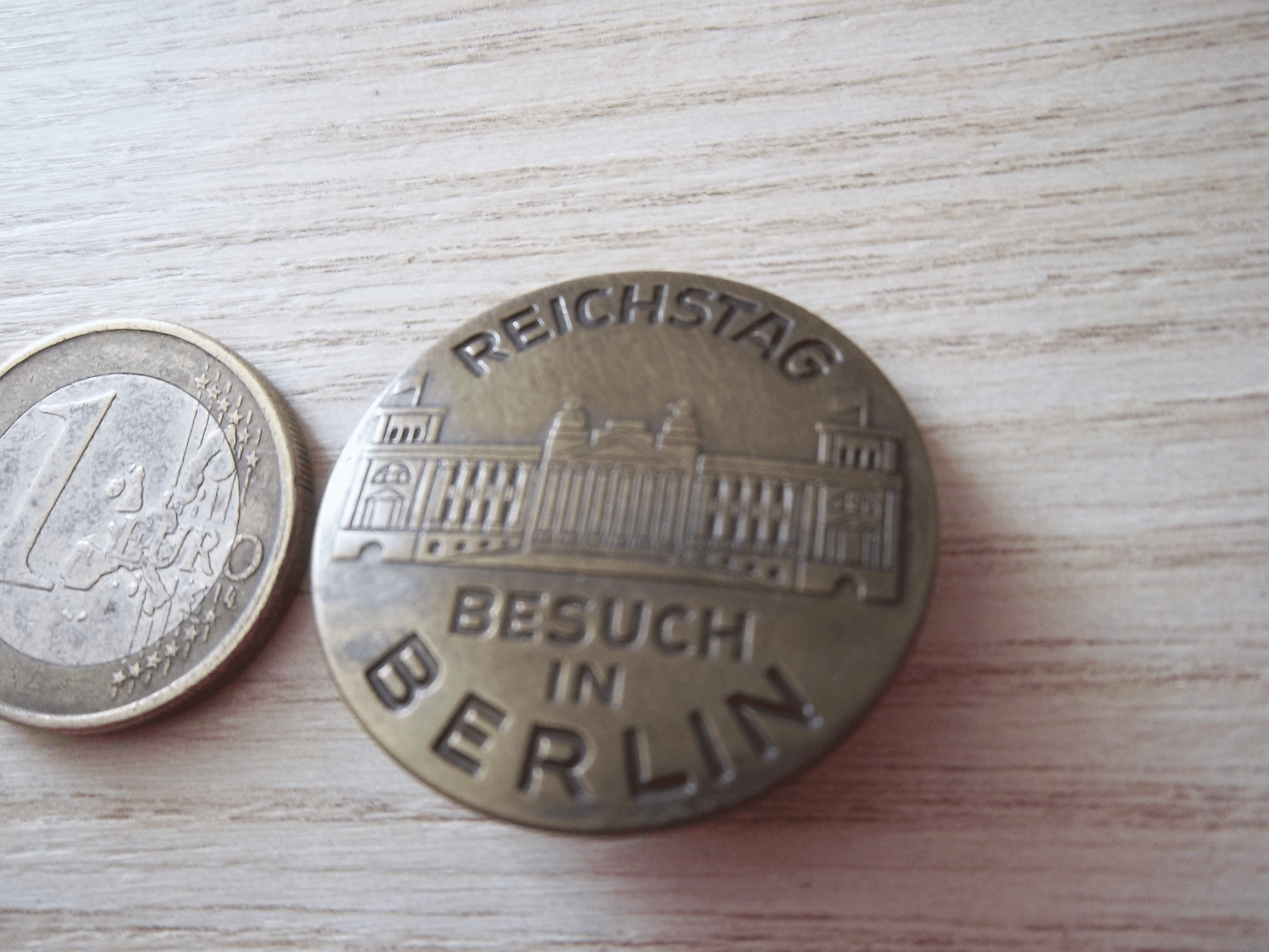 Épinglette de collection "Reichstag Besuch in Berlin" - Diamètre 3 cm - Photo 1