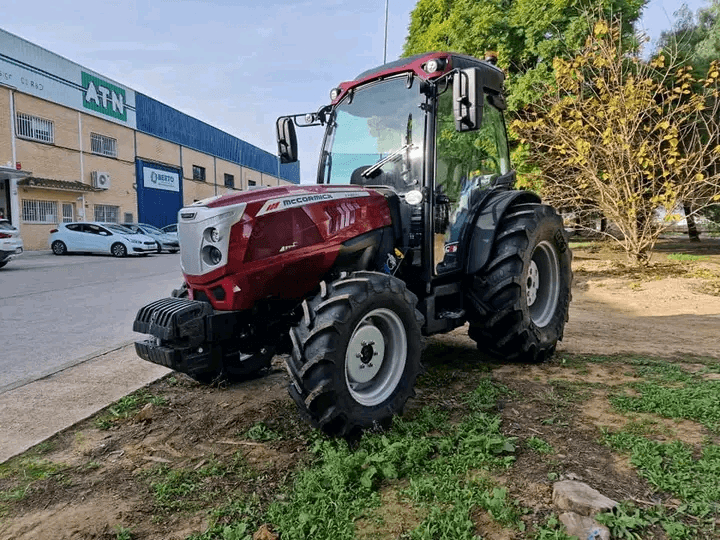Tracteur a vendre - Photo 1