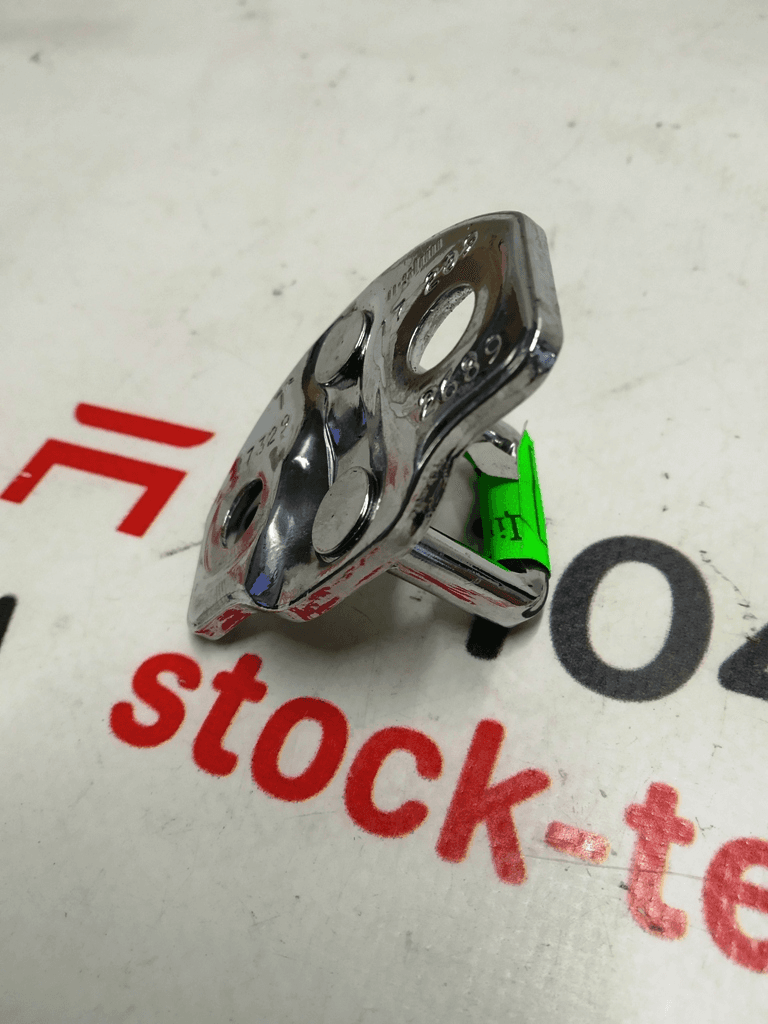 Charnière de serrure de porte avant Tesla modèle X 1034472-00-F - Photo 1