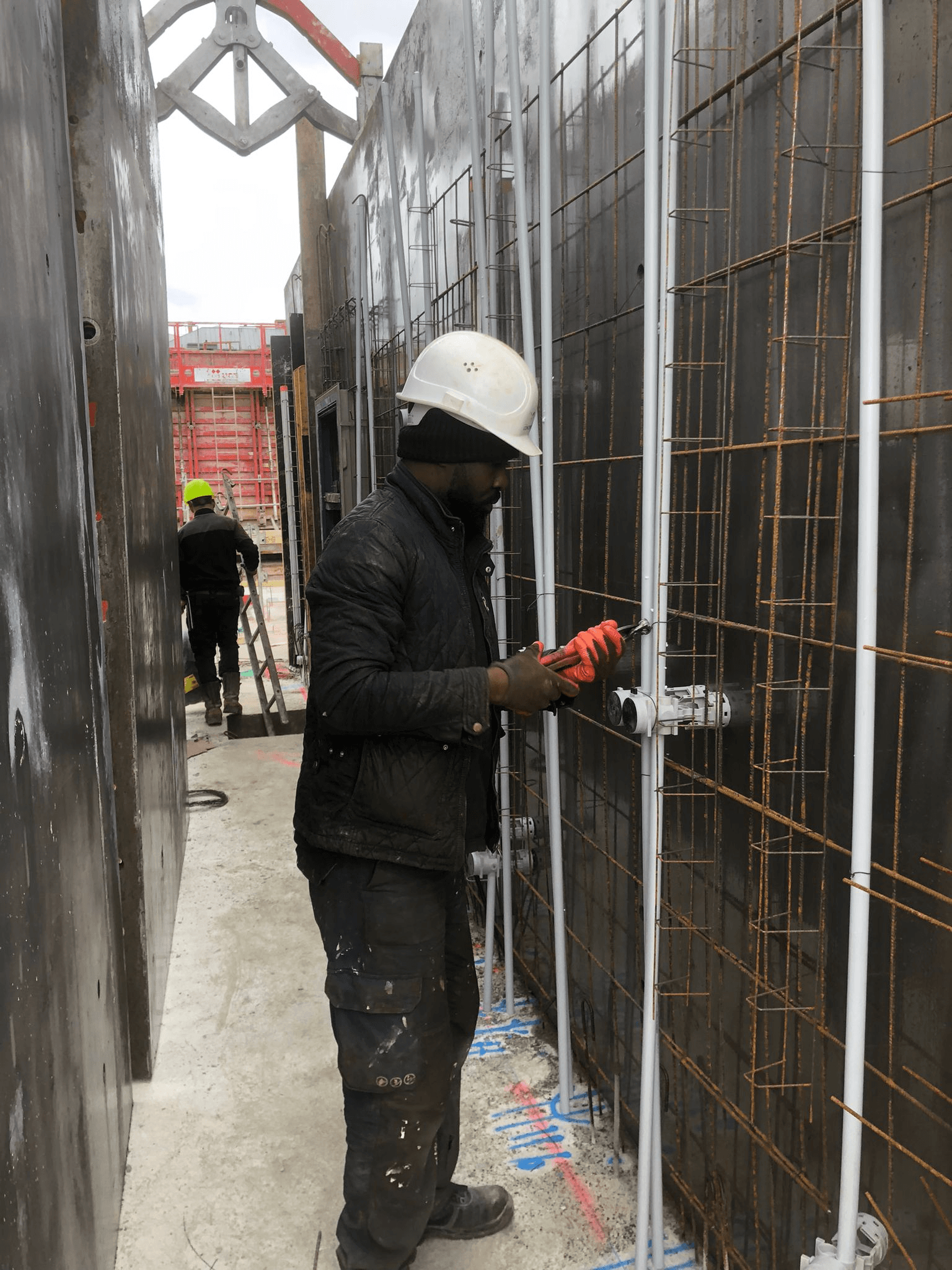 Électricien, Peintre et Plombier à Votre Service - Photo 1