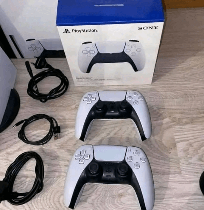 PS5 Disk Edition avec FIFA 22 - Photo 1