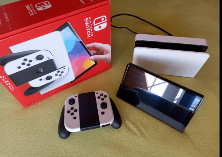 Nintendo Switch - Photo 1