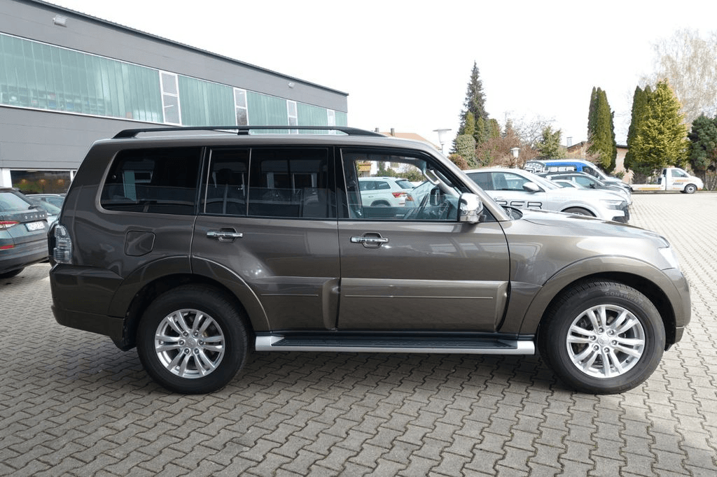 Mitsubishi Pajero 3.2 DI-D Top - Photo 1