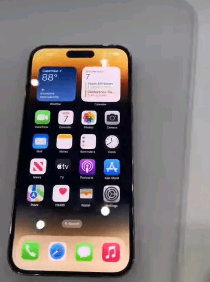 iPhone 14 Pro Max - Photo 1