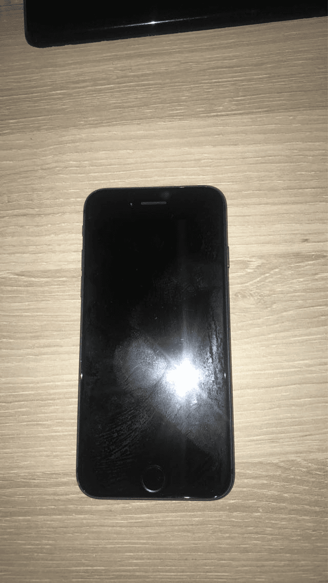 iPhone 8 - Photo 1