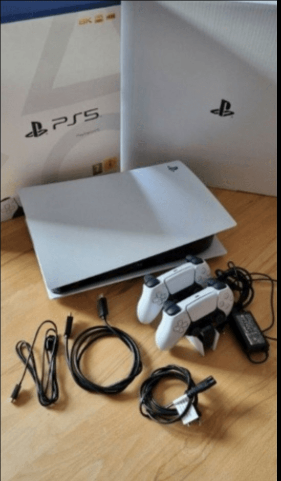 PlayStation 5 avec un bon nombre de jeux