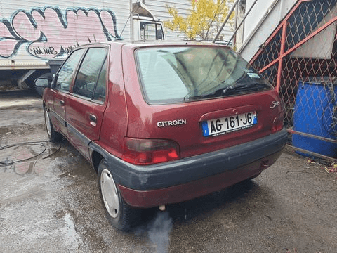 Citroën saxo 1.4i - Photo 1