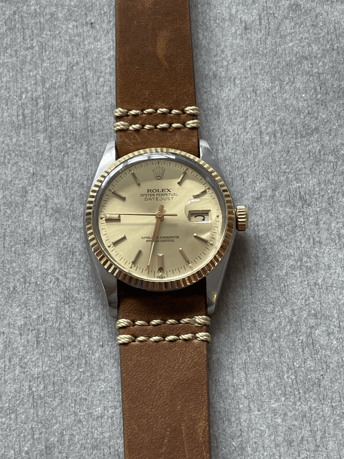 Rolex Datejust cadran doré montre pour homme - 16013 sur bracelet en cuir - Photo 1