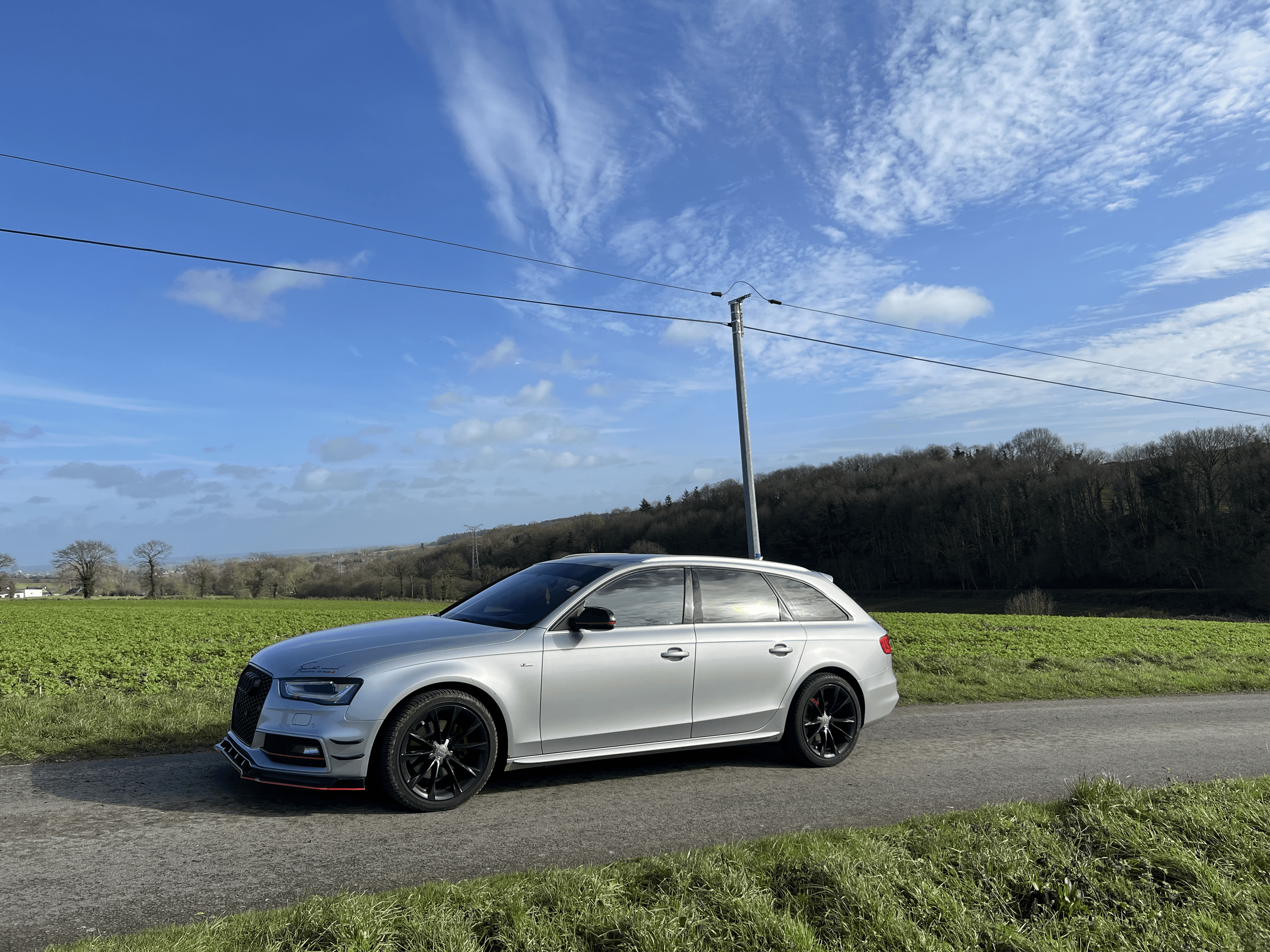 Je vends Audi A4 2015 - Photo 1