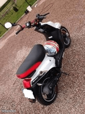 Une moto MBK - Photo 1
