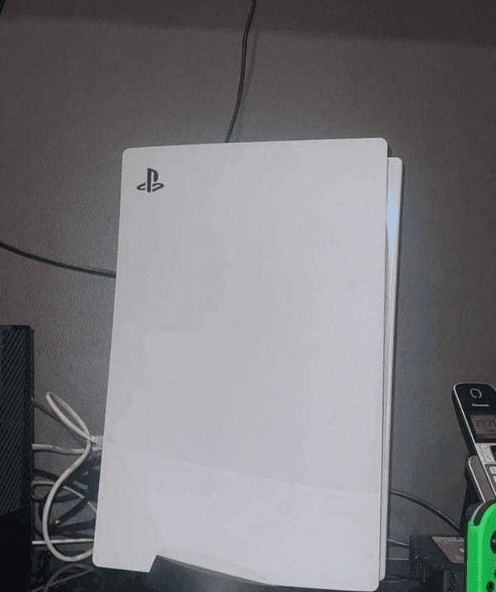 Ps5 en état neuf - Photo 1
