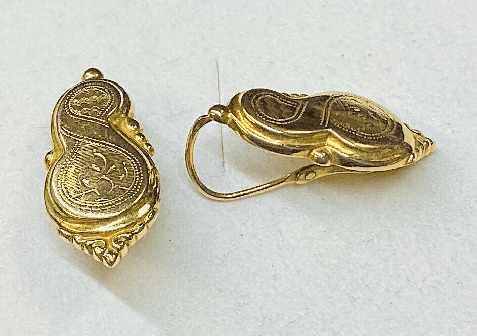 Boucles d'oreilles en or jaune. - Photo 1
