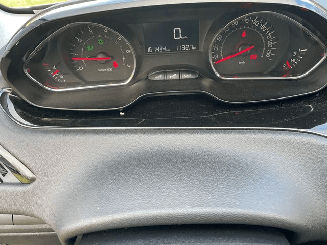 Peugeot 208 année 2014 - Photo 1